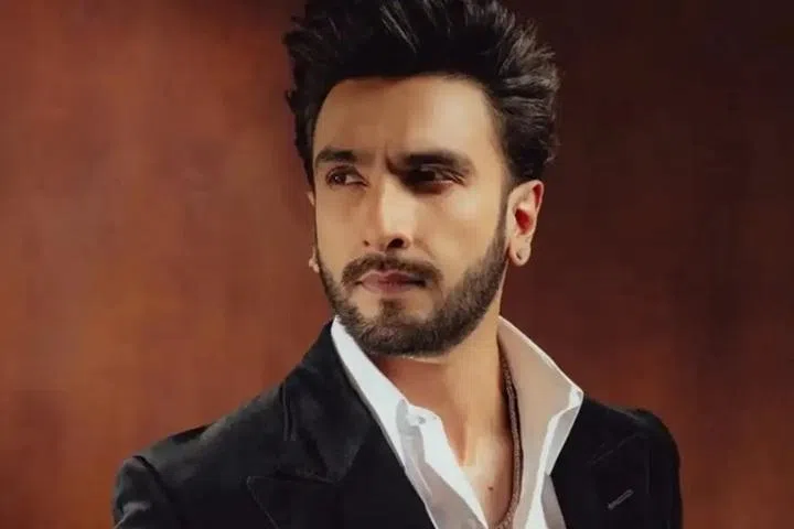 நடிகர் ரன்வீர் சிங்கிடம் பணம் கேட்டு மிரட்டல்