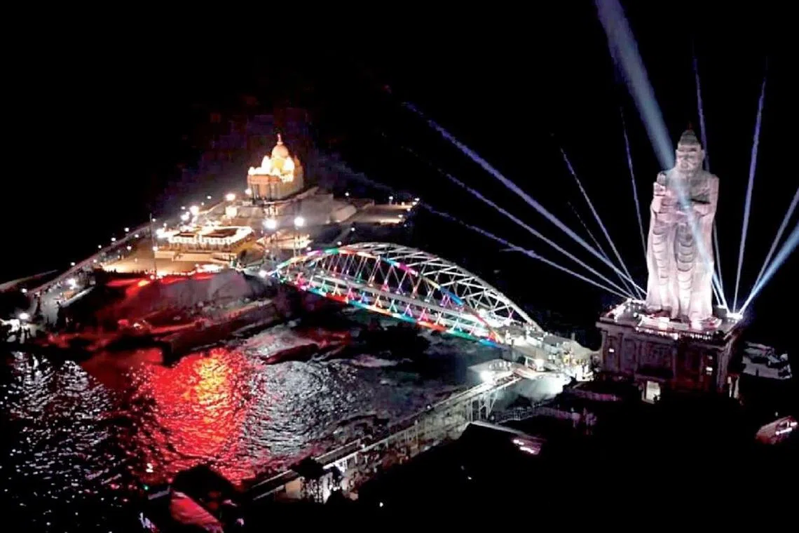 கன்னியாகுமரியில் திருவள்ளுவர் சிலையின் வெள்ளி விழா