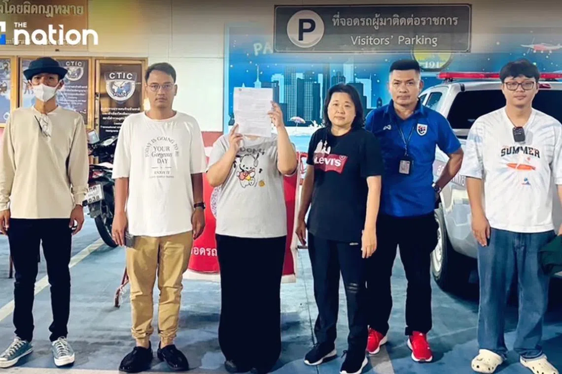 தாய்லாந்தில் சுற்றுப்பயணிகளிடம் $28,000 மோசடி செய்த மூவர் கைது