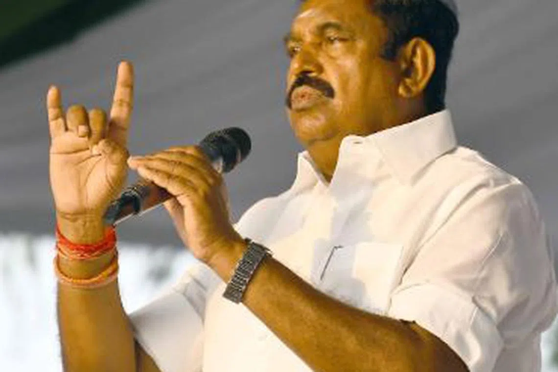 இரட்டை இலை விவகாரம்: தேர்தல் ஆணையத்தில் எடப்பாடி பழனிசாமி பதில் மனு