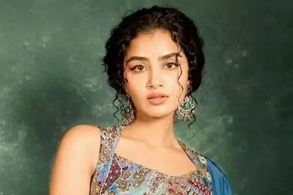 உற்சாகத்தில் மிதக்கும் அனுபமா