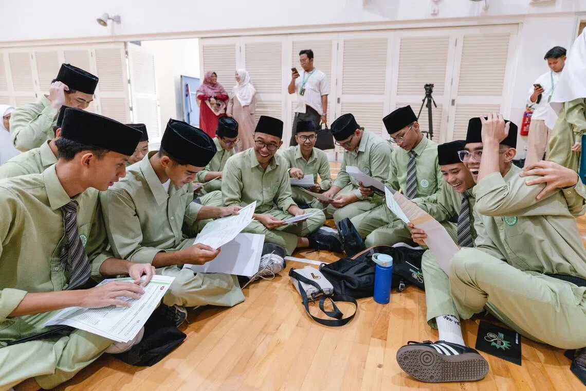 உயர்கல்விக்குத் தகுதிபெற்ற மதரசா மாணவர்கள்