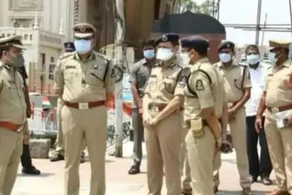 கட்​சிப் பேரணிகள்: கட்​ட​ண​ம் வசூலிக்க உயர்நீதிமன்றம் அறி​வுறுத்​தல்