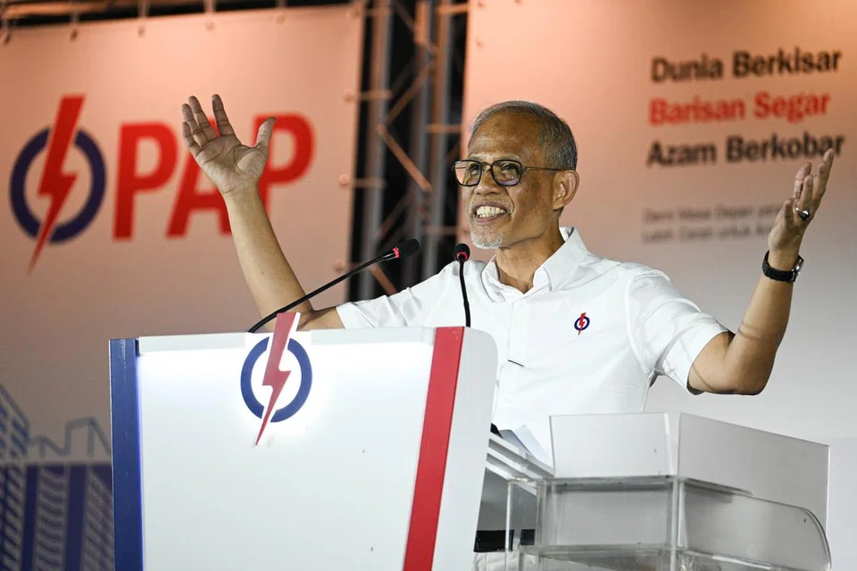 தெமாசெக் தொடக்கக் கல்லூரியில் மக்கள் செயல் கட்சி வியாழக்கிழமை (மே 1) நடத்திய பிரசாரக் கூட்டத்தில் உரையாற்றிய சமுதாய, குடும்ப மேம்பாட்டு அமைச்சர் மசகோஸ் ஸுல்கிஃப்லி.