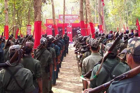 2026 மார்ச் 31ஆம் தேதிக்குள் நக்சல் கிளர்ச்சியை நாட்டில் முழுமையாக அகற்ற இந்திய அரசாங்கம் இலக்கு வகுத்துள்ளது.