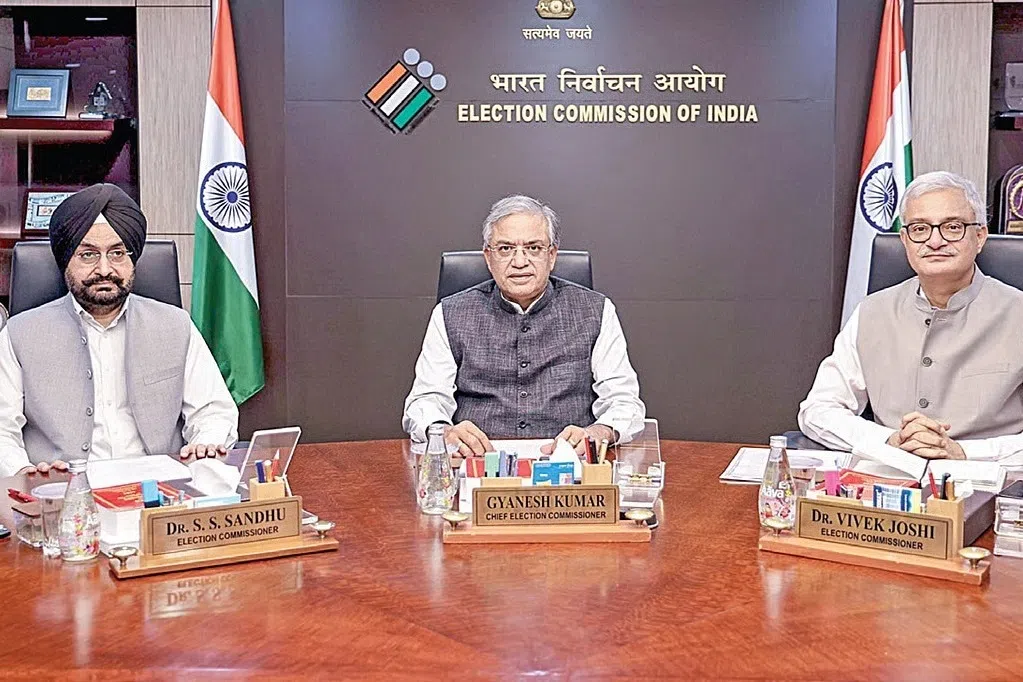 வாக்காளர் ஆவணங்களை வீடுகளுக்கே சென்று சேகரிக்க உத்தரவு
