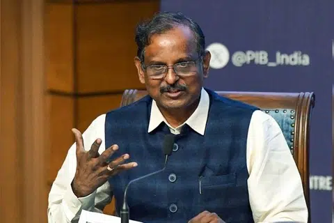இஸ்ரோ தலைவர் நாராயணன்.