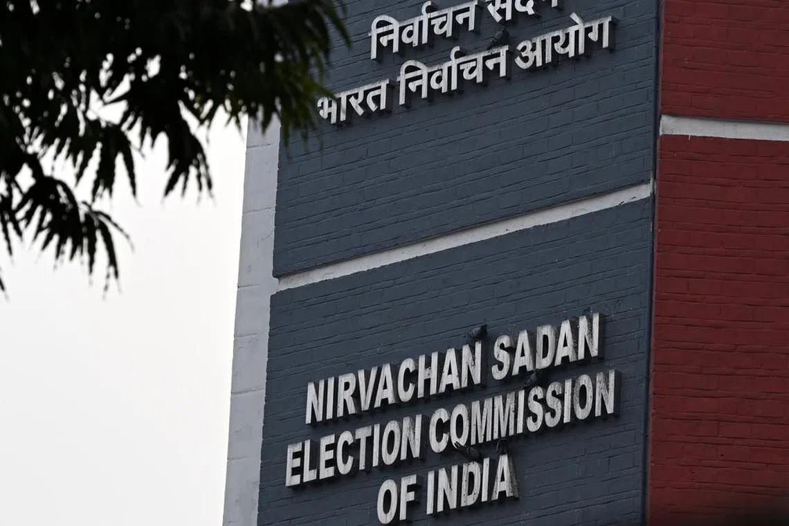 15 நாள்களில் வாக்காளர் அடையாள அட்டை: தேர்தல் ஆணையம் அறிவிப்பு