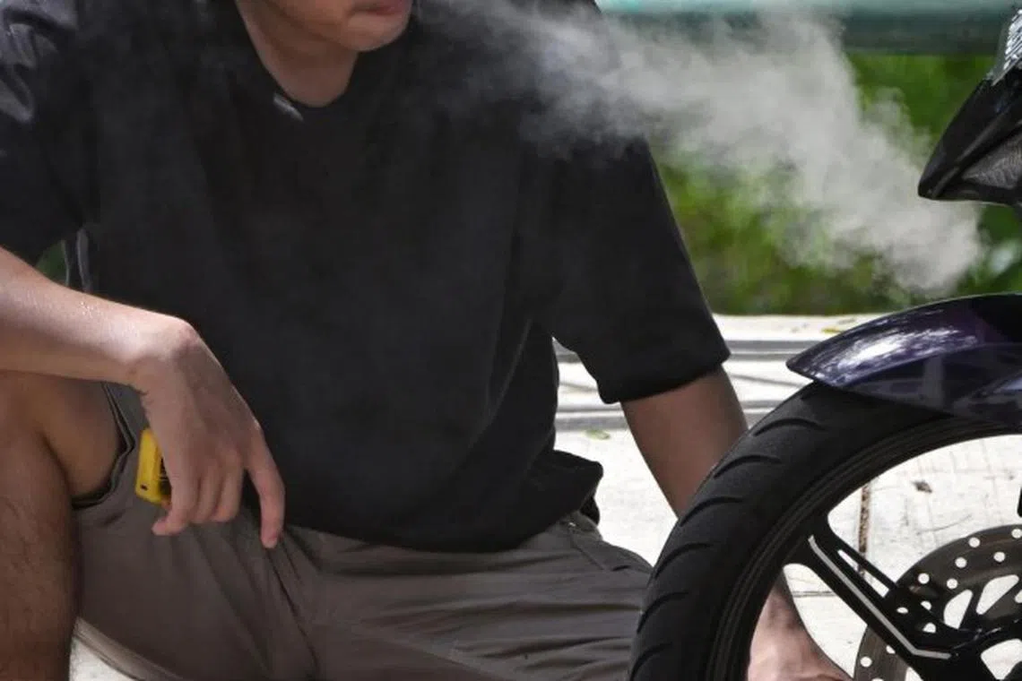 மூன்றில் ஒரு மின்சிகரெட்டில் ‘இட்டோமிடேட்’ போதைப்பொருள்