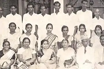 1951ஆம் ஆண்டில் சிங்கப்பூர்த் தமிழாசிரியர் சங்கத்தைத் தோற்றுவித்த முன்னோடிகள்.