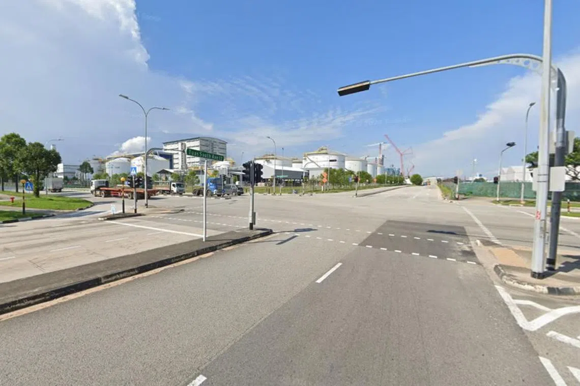 துவாஸ் விபத்தில் ஆடவர் மரணம்