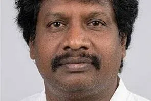 தவெக அரசைக் கவிழ்க்க சதி; புகாரின் பேரில் மூன்று பேர் கைது