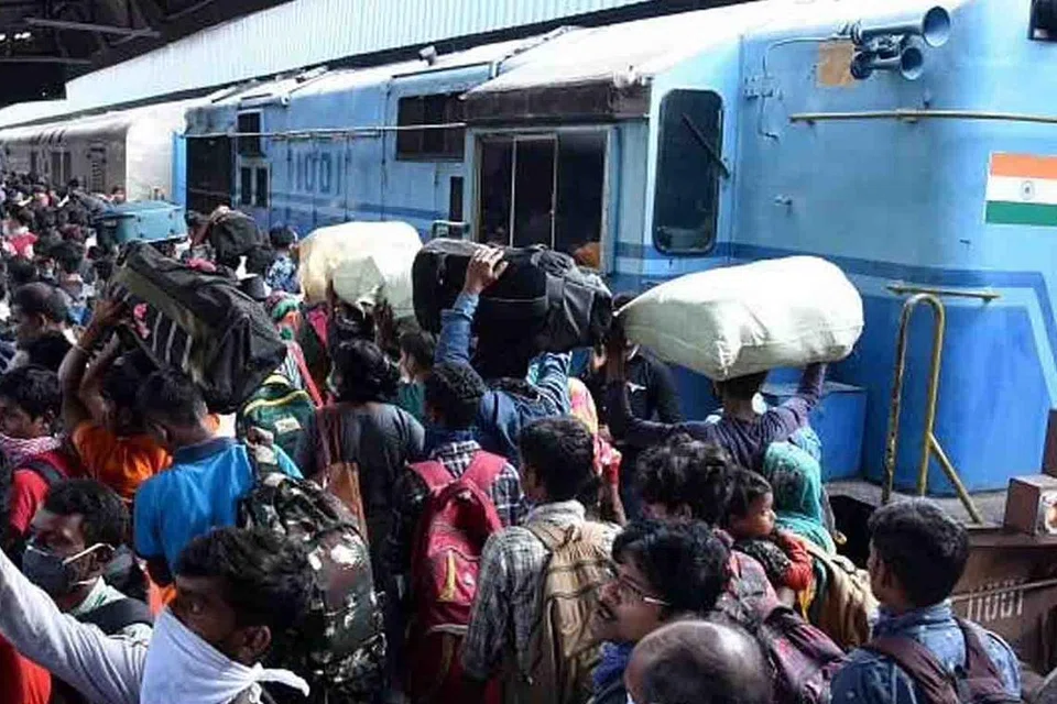 தற்போது பயன்பாட்டில் உள்ள அனைத்து ரயில் பெட்டிகளும் மறுவடிவமைப்பு செய்யப்பட்டு, கதவு மூடும் வசதி ஏற்படுத்தப்படும் என அறிவிக்கப்பட்டுள்ளது.
