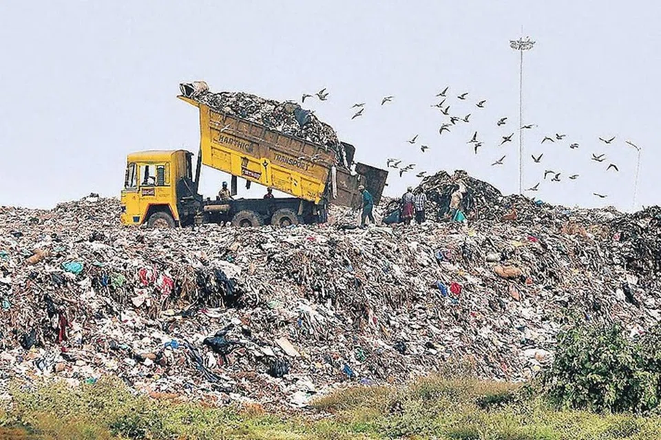 சென்னை பெருங்குடி பகுதியில் உள்ள குப்பைமேடு.