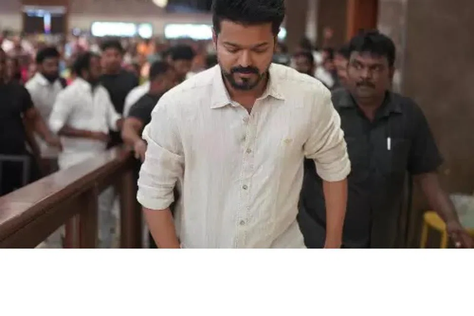 தமிழக வெற்றிக் கழகத் தலைவர் நடிகர் விஜய்.