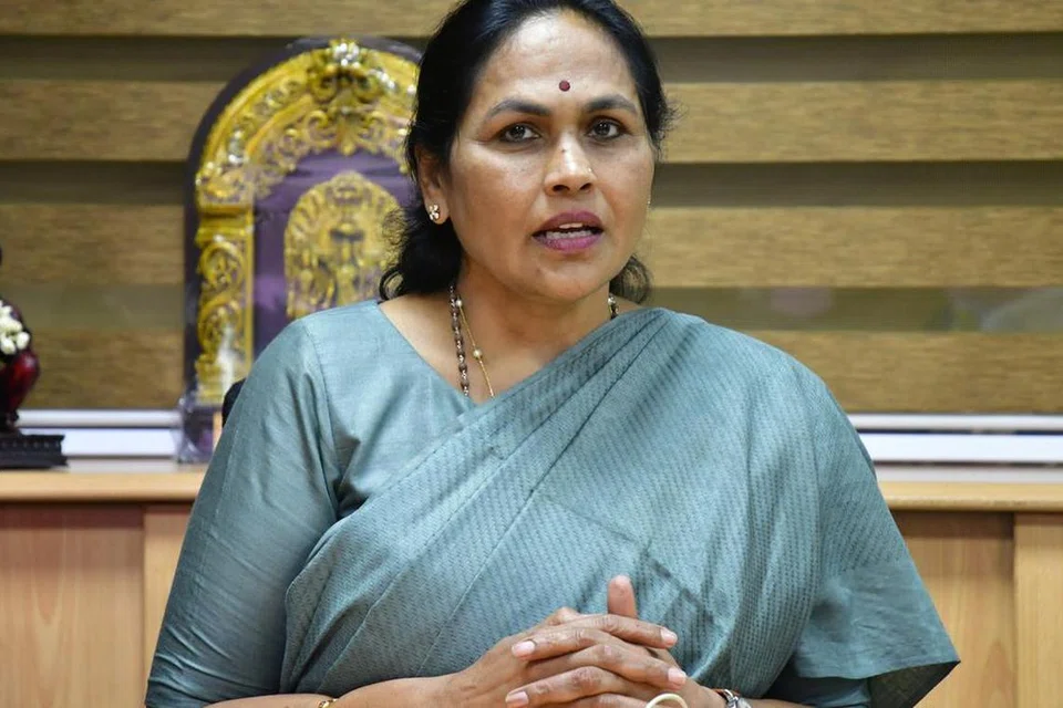 வக்பு பெயரில் நிலம் அபகரிப்பது தடுத்து நிறுத்தப்படும் என்று மத்திய அமைச்சர் ஷோபா கரந்தலாஜே கூறியுள்ளார்.