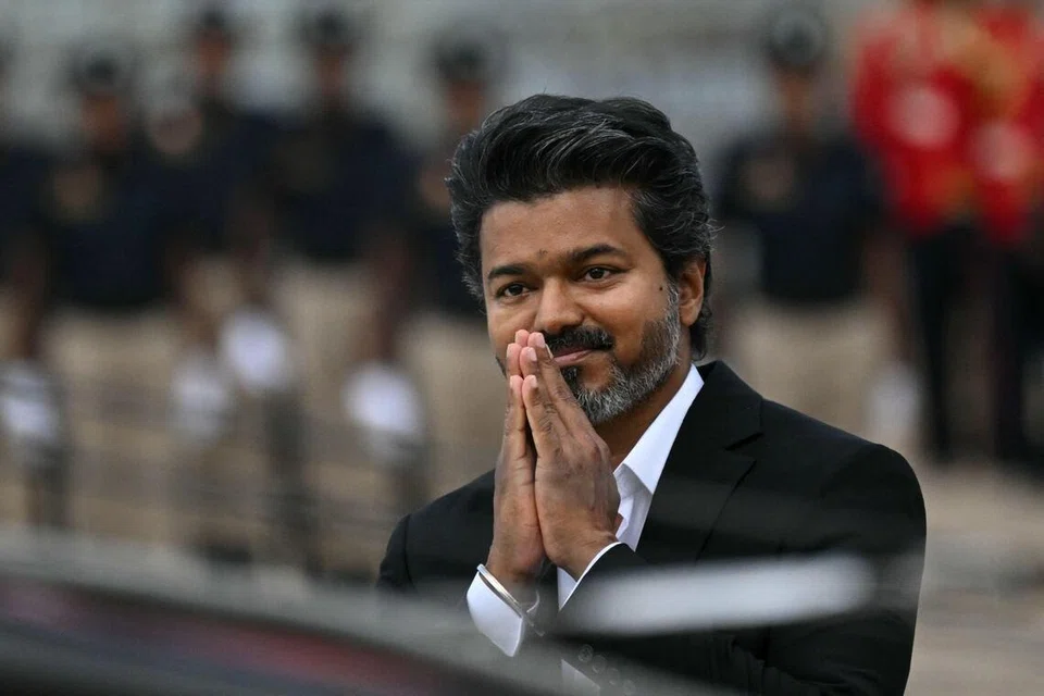 2026 ஏப்ரலில் நடந்த தமிழகச் சட்டமன்றத் தேர்தலில் நடிகர் விஜய் தலைமையிலான தவெக 108 இடங்களைக் கைப்பற்றியது. 