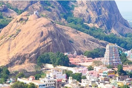 திருப்பரங்குன்றம் தீப வழக்கில் இடைக்காலத் தடை விதிக்க உச்ச நீதிமன்றம் மறுப்பு