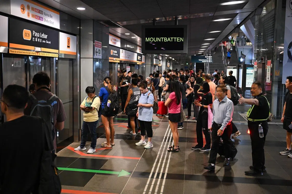 வட்ட ரயில் பாதையில் சேவை மாற்றங்கள், வழிகாட்டப்பட்ட பயணிகள்