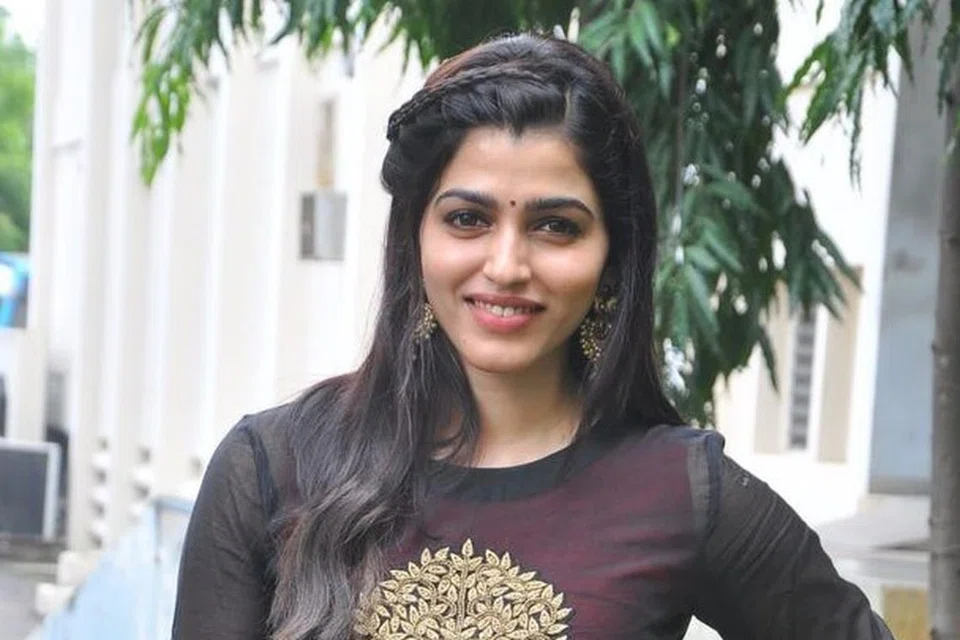 சாய் தன்ஷிகா.