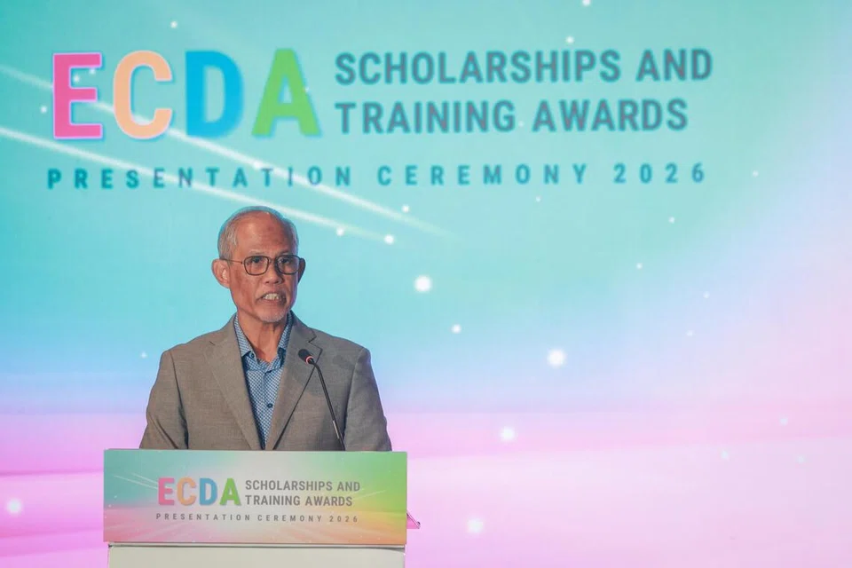 பாலர்பள்ளி ஆசிரியர்களுக்கு 2027 நவம்பர் 1 முதல் வாரந்தோறும் கற்பித்தல் சாரா பணிகளுக்காக குறைந்தது இரண்டு மணி நேரம் ஒதுக்கப்பட வேண்டும் என்று சமுதாய, குடும்ப மேம்பாட்டு அமைச்சர் மசகோஸ் ஸுல்கிஃப்லி கூறியுள்ளார்.
