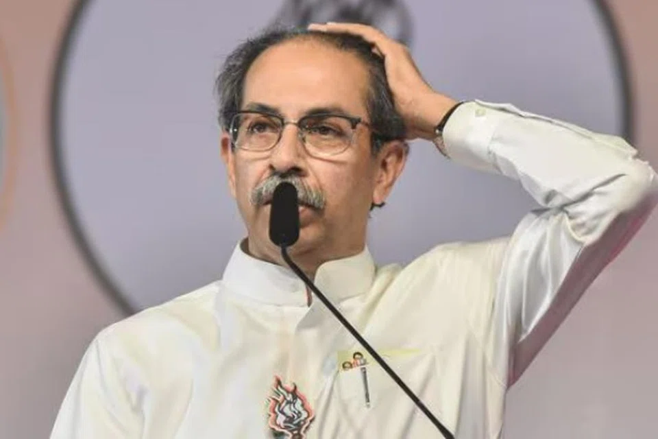 எதிர்க்கட்சிகளில் உத்தவ் தாக்கரேவின் சிவசேனாவும் 21 இடங்களில் மட்டுமே வெற்றி பெற்றுள்ளது.