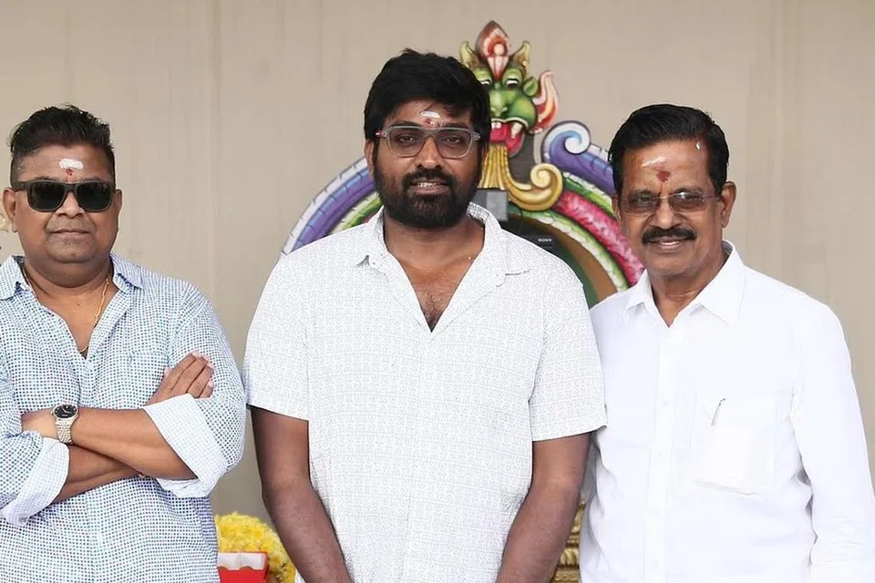 இயக்குநர் மிஷ்கின், விஜய் சேதுபதி, தயாரிப்பாளர் தாணு.