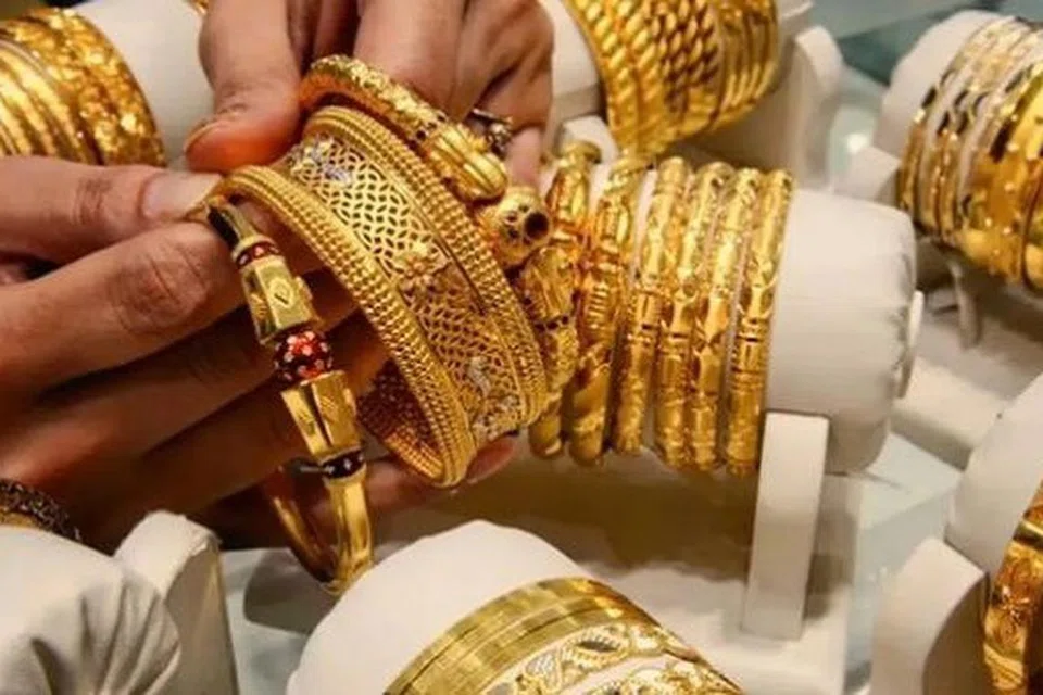 தமிழர்களுக்கு ‘தங்கம்’ என்பதும் ஒரு வகையில் தொட்டில் பழக்கம்தான்.