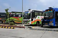 மாநிலத்​துக்​குள் மட்​டுமே பேருந்​துகள் இயக்​கப்​படும் என ஆம்னி பேருந்து உரிமை​யாளர்​கள் தெரி​வித்​துள்ளனர்.