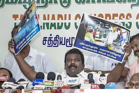 தமிழ்நாடு காங்கிரஸ் கமிட்டித் தலைவர் செல்வப்பெருந்தகை. 