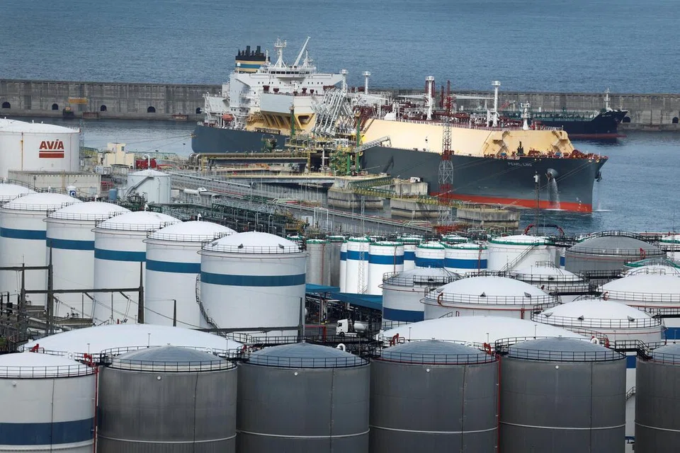 கடந்த வாரம் பிரென்ட் கச்சா எண்ணெய் விலை 16 விழுக்காடும் WTI கச்சா எண்ணெய் விலை 13 விழுக்காடும் அதிகரித்தன.