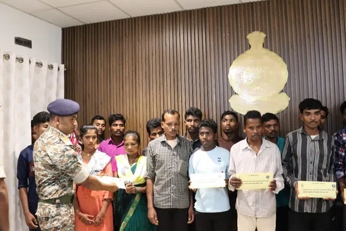 ஒடிசாவில் 22 நக்சலைட்டுகள் சரணடைந்தனர்