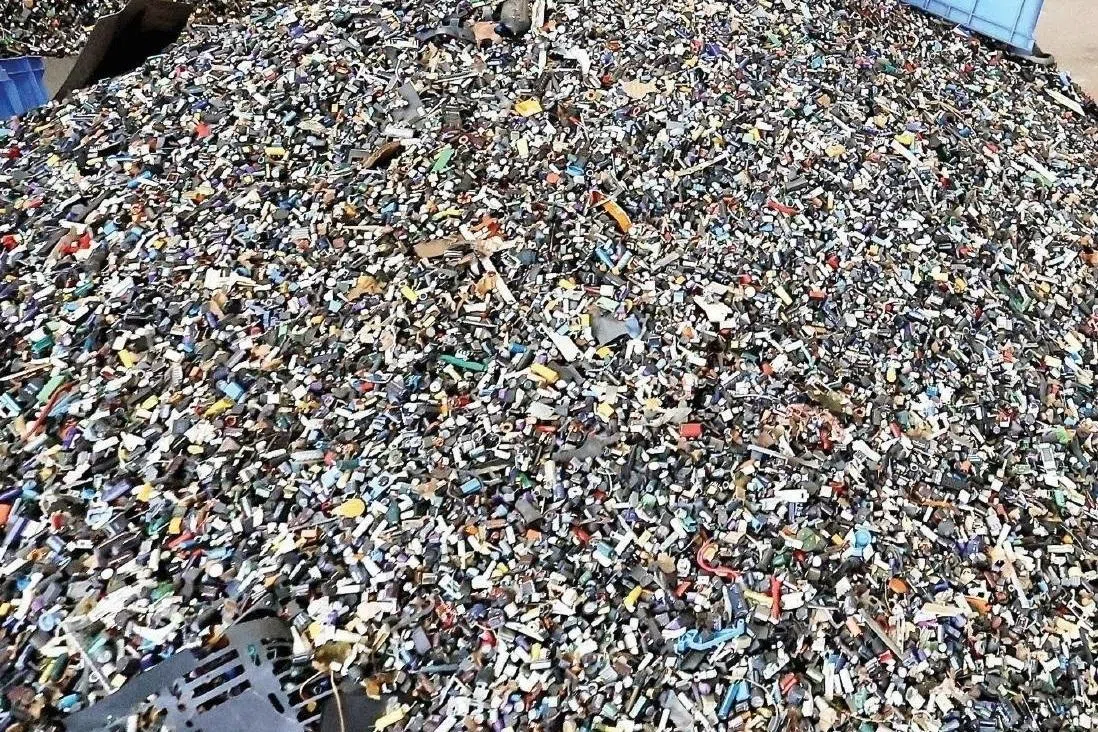 மலேசியாவில் மின்கழிவுக்கு முழுத் தடை;  சமூகங்கள் வரவேற்பு