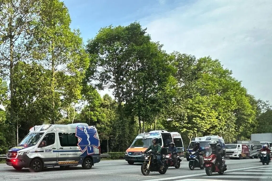 புக்கிட் தீமா விரைவுச்சாலையில் விபத்து; மருத்துவமனையில் நால்வர்