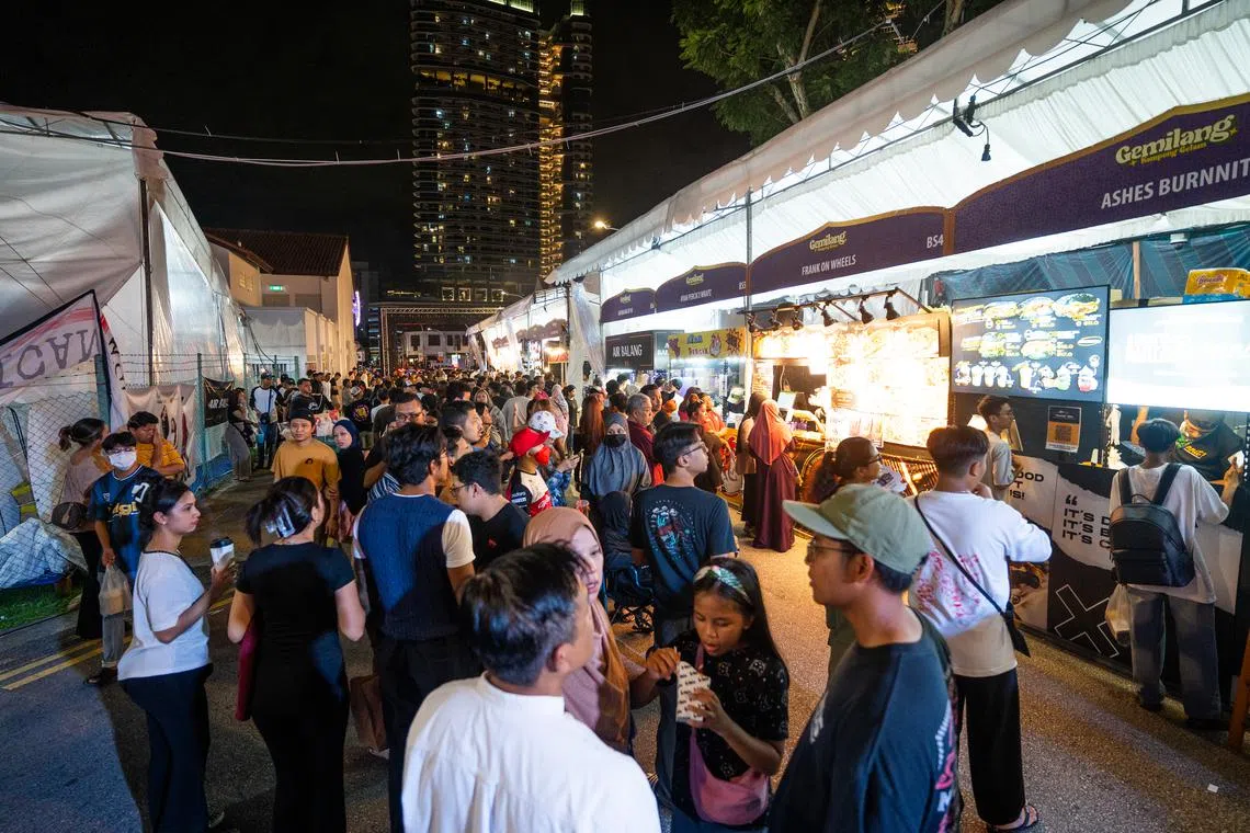 கம்போங் கிளாமில் ரமலான் விழாக்கோலம்