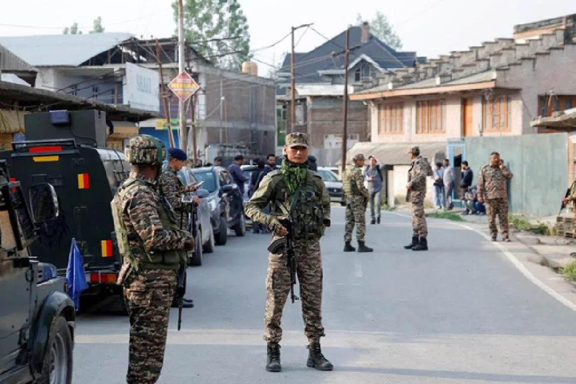இந்தியா-பாகிஸ்தான் போரில் ஐந்து போர் விமானங்கள் சுட்டு வீழ்த்தப்பட்டிருக்கலாம்: டிரம்ப்