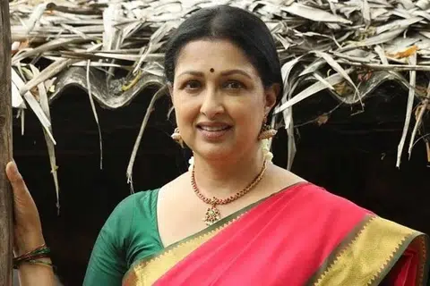 நடிகை கௌதமி.
