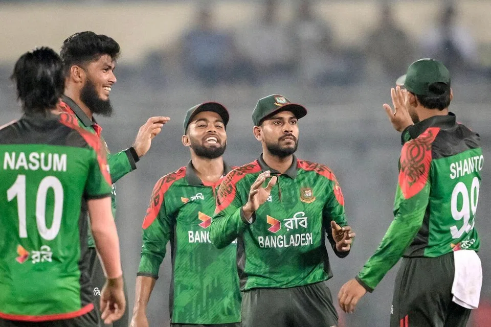 டி20 உலகக் கிண்ணப் போட்டிகளை இந்தியாவில் விளையாட முடியாது என்று பங்ளாதேஷ் அணி நிர்வாகம் தொடர்ந்து மறுத்து வருகிறது.