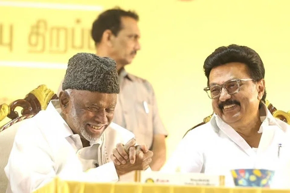 திமுக கூட்டணியில் இருந்து இந்தியன் முஸ்லிம் லீக் விலகுவதாக அக்கட்சித் தலைவர் காதர் மொகைதீன் தெரிவித்துள்ளார்.