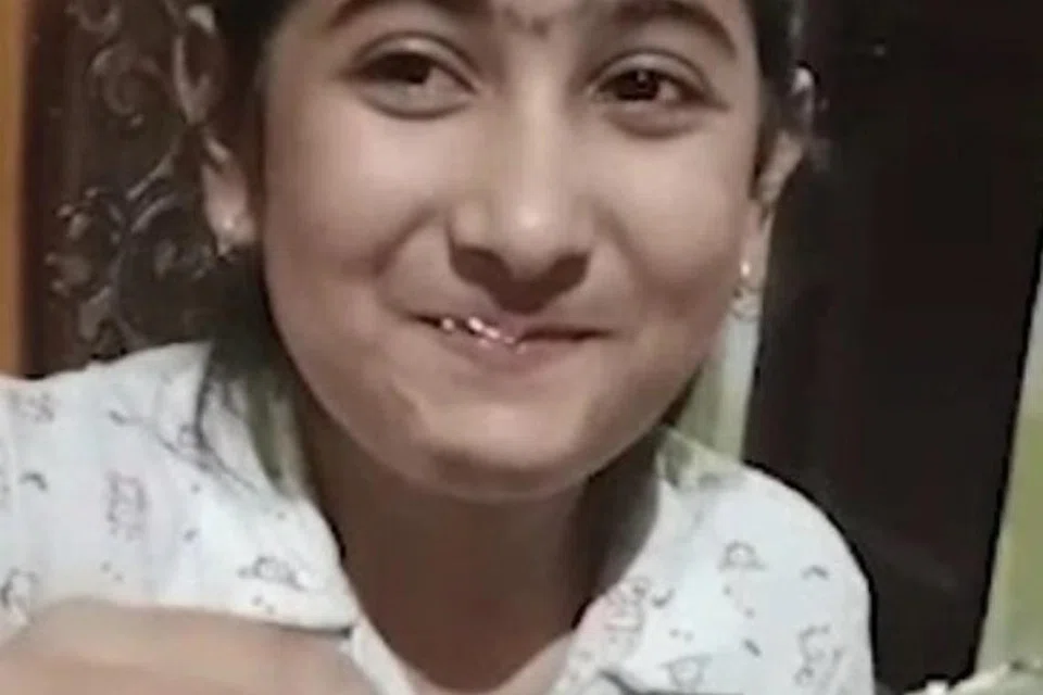 சிகிச்சை பலனின்றி மான்வி உயிரிழந்தார்.
