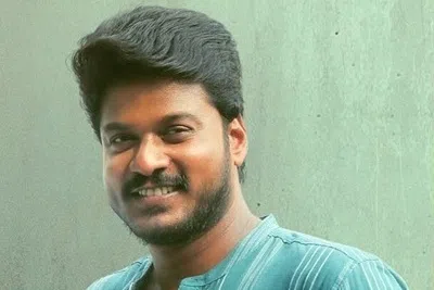 அடிதடிப் படத்தில் மணிகண்டன்