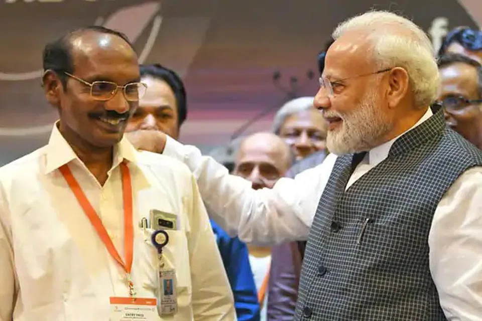iம்முறை நிச்சயம் வெற்றி கிடைக்கும் என்ற எதிர்பார்ப்போடு இருந்தோம். வெற்றி கிடைக்க வேண்டும் என்று மனதிற்குள் நான் பிரார்த்தனை செய்து கொண்டே இருந்தேன் என்றார் இஸ்ரோவின் முன்னாள் தலைவர் கே.சிவன். 2019 சந்திரயான்-2 செயல்படுத்தப்பட்டபோது இஸ்ரோவின் தலைவராக இருந்தவர் கே.சிவன்.