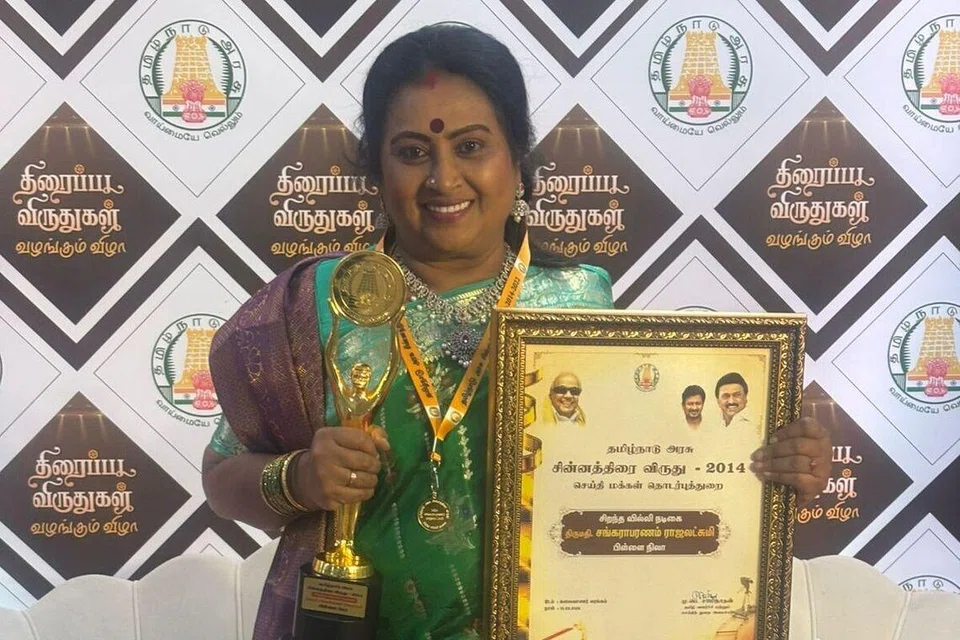 தொலைக்காட்சியில் ‘பிள்ளை நிலா’ நாடகத் தொடரில் சிறப்பாக நடித்ததற்காகத் தமிழ்நாட்டு அரசு திருவாட்டி ராஜலட்சுமிக்குச் ‘சிறந்த வில்லி நடிகை’க்கான சின்னத்திரை விருது வழங்கிச் சிறப்பித்தது.