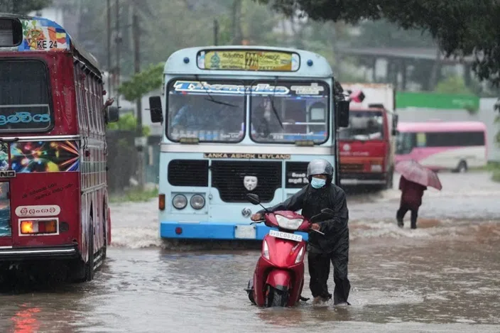 சென்னையை நெருங்கும் ‘தித்வா’ புயல் ஆந்திரா பக்கம் நகர வாய்ப்பு