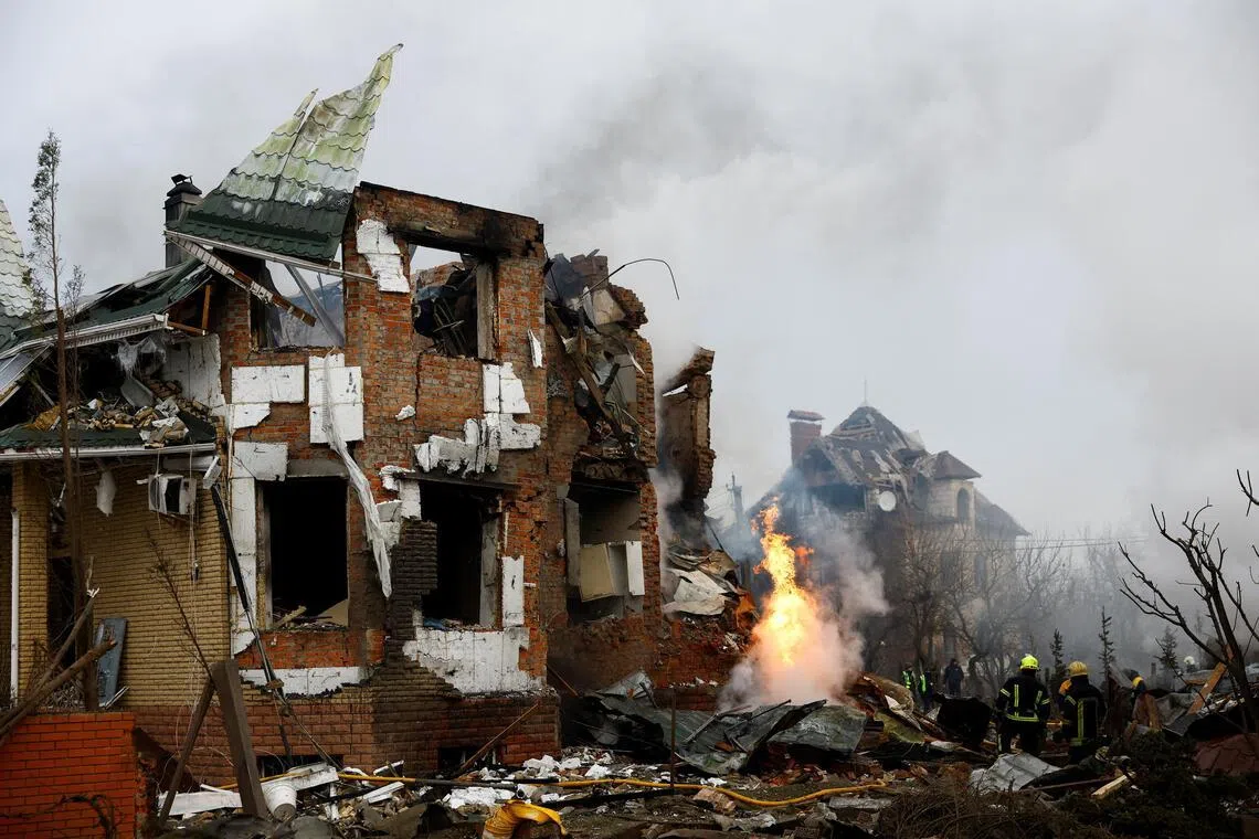 உக்ரேன் போர் நான்காம் ஆண்டு நிறைவு: கியவ் மீது தாக்குதல்கள்