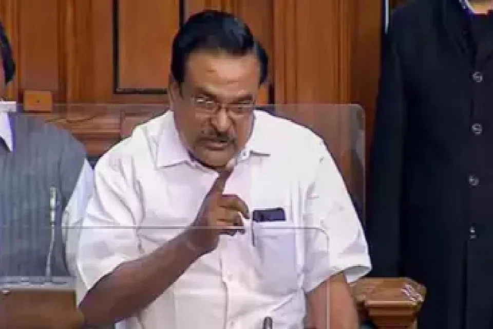 நாடாளுமன்றத் தேர்தலில் போட்டியிடத் தமக்கு தொகுதி ஒதுக்கப்படாததை அடுத்து, உயிரை மாய்த்துக்கொள்ளும் நோக்குடன் திரு ஏ. கணேசமூர்த்தி பூச்சிக்கொல்லி மருந்தைக் குடித்ததாகக் கூறப்படுகிறது.
