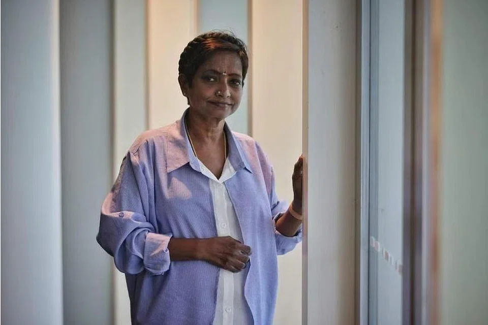 ‘ட்ரீஸ் ஆஃப் ஹோப்’ எனும் கடைசி அங்கத்தில் கலந்துகொண்ட திருமதி திலகராணி, 54. கடினமான மருத்துவ, பொருளாதார சூழல்களில் அல்லல்படும் இவரது குடும்பத்துக்கு சிண்டா வழங்கும் நிதி, மற்ற உதவிகளில் சமூக உண்டியலின் பங்கும் உள்ளது.