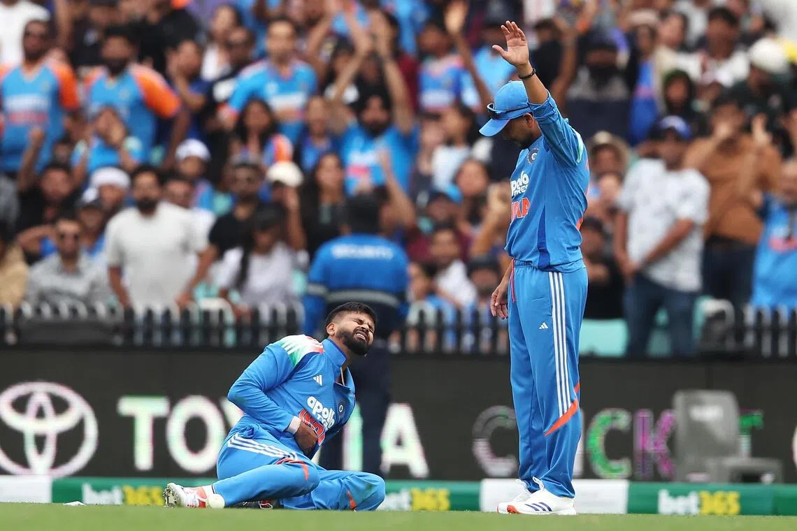 தீவிர சிகிச்சைப் பிரிவில் முன்னணி இந்திய கிரிக்கெட் வீரர்