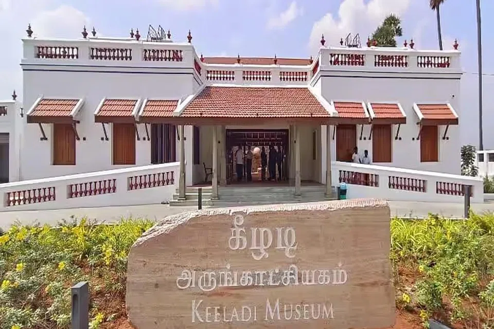 கீழடி அருங்காட்சியகத்தைக் காண பிரதமருக்கு அழைப்பு விடுத்தார் முதல்வர் ஸ்டாலின்.