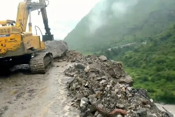 இடைவிடாத மழையால் உத்தராகண்ட்டில் யாத்திரைப் பாதைகள் சேதம்